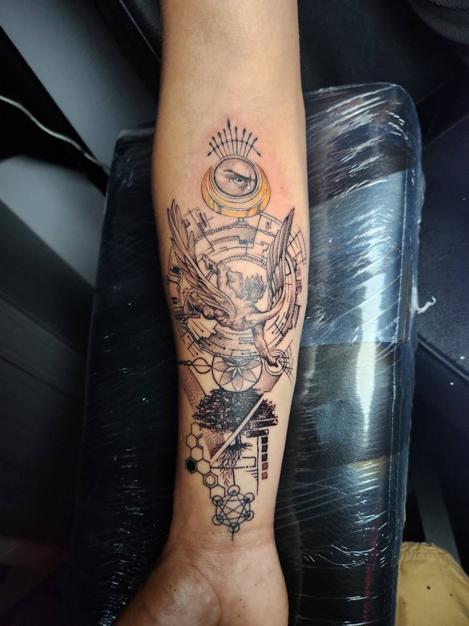 Fine line tattoos / Tatuajes fine line · Adriano Tattoo Art